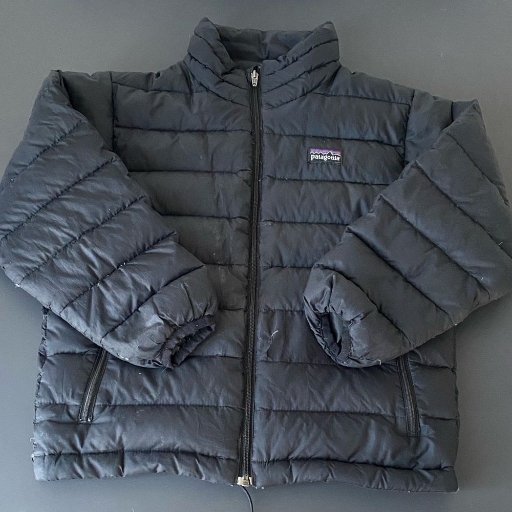 Patagonia Boy’s 5-6 Black Goose Down Puffer Jacket Flaws 2 small holes Winter